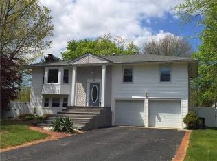 21 Siegfried Pl, East Northport, NY 11731