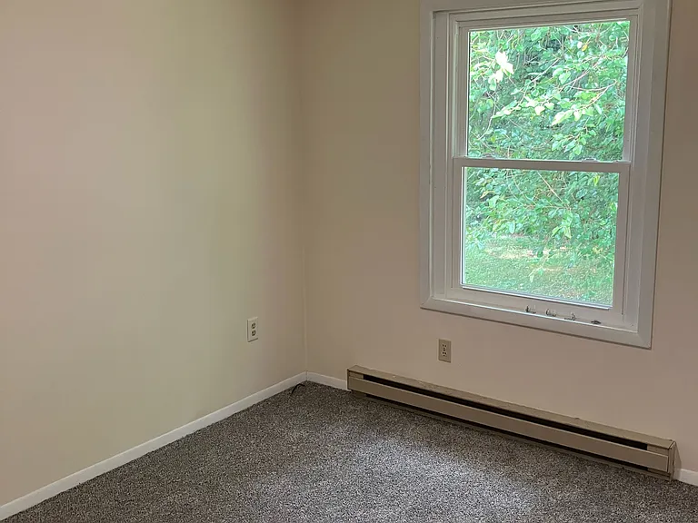 208 Rick St — Photo 10