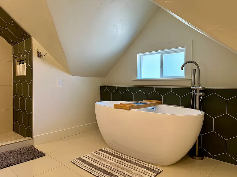 617 E Krall St #3 — Photo 17