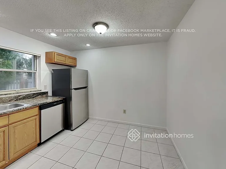 9912 NW 9th Ct — Photo 8