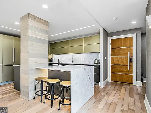1280 W Peachtree St NW — Photo 3
