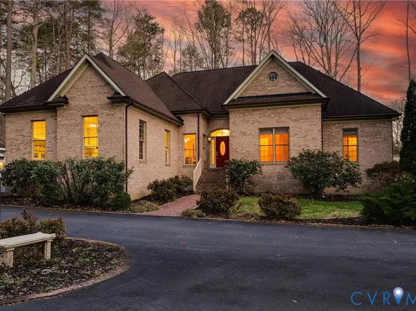 365 Hamlet Rd, Manakin Sabot, VA 23103