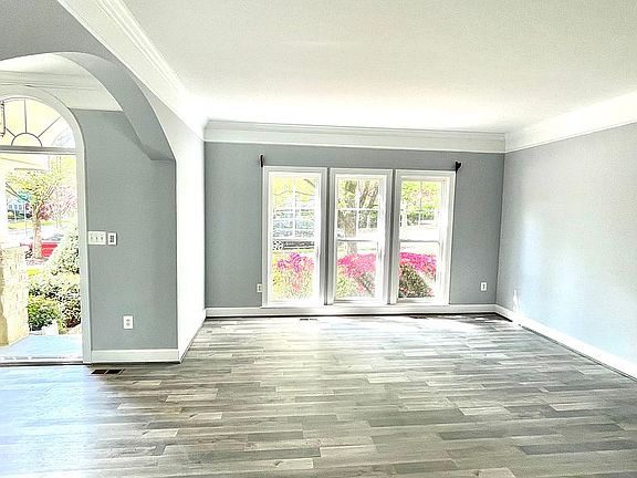 4th image of 23603 Clarksmeade Dr