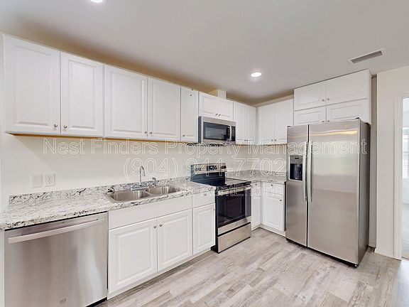 3rd image of 2220 Flesher Ave