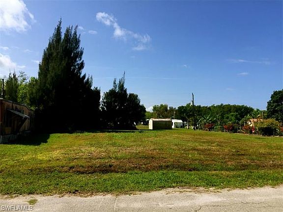 3rd image of 5661 Meadowlark Ln