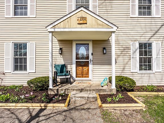 3rd image of 1314 Selkirk Ln
