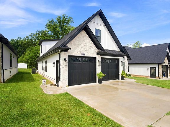 2nd image of 125 Bentley Grove Way