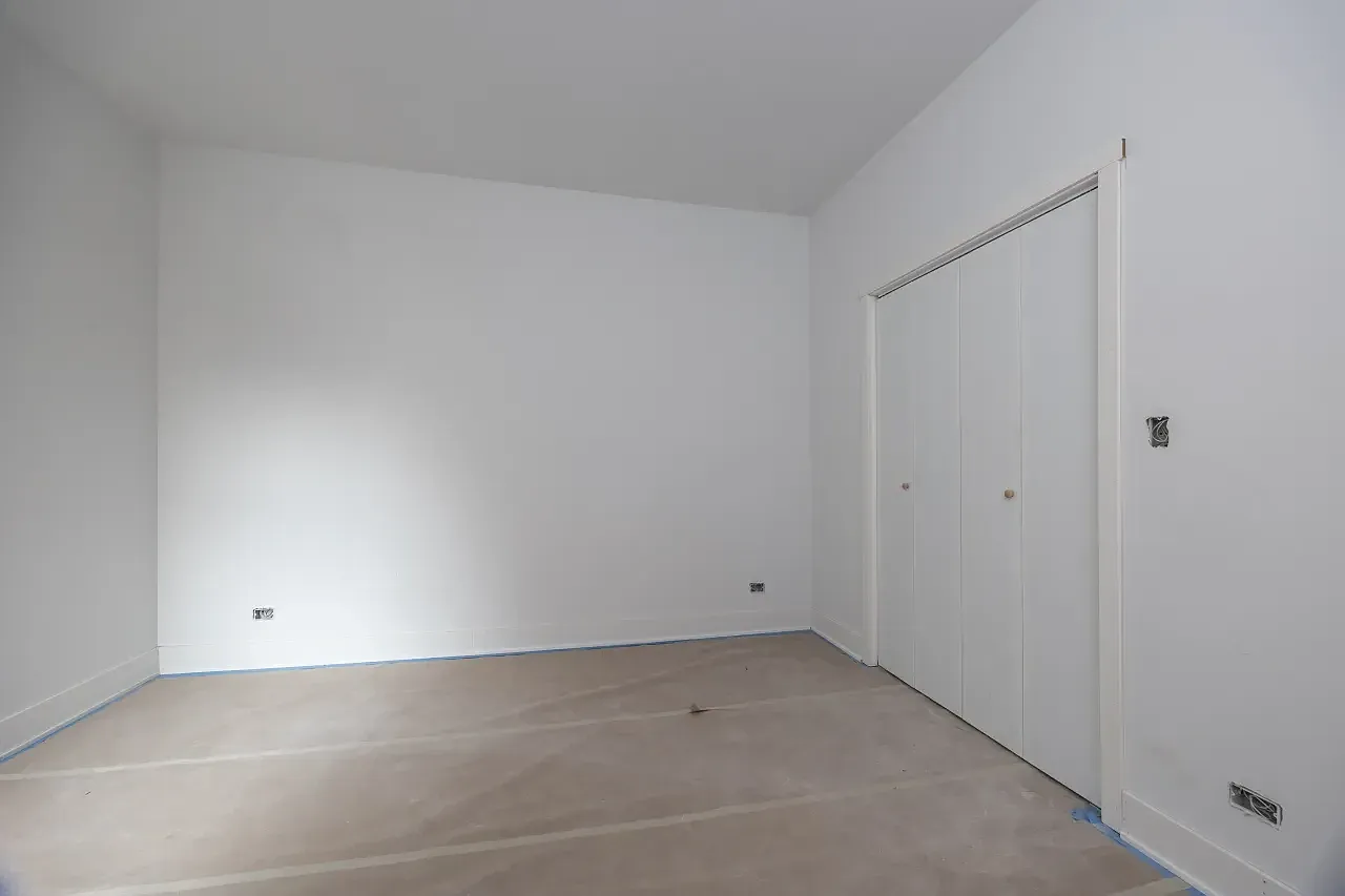 3 bed, 1350 sqft, $3,575 — Photo 3