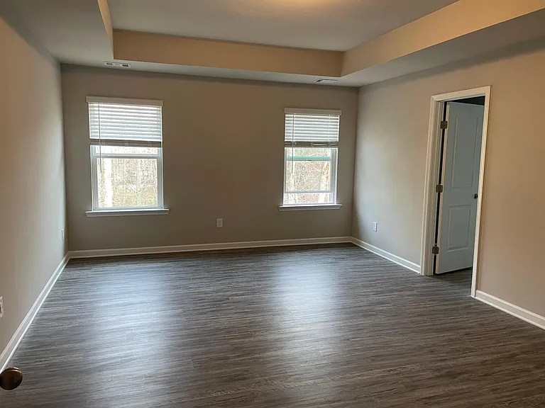 403 Colonial Walk — Photo 6