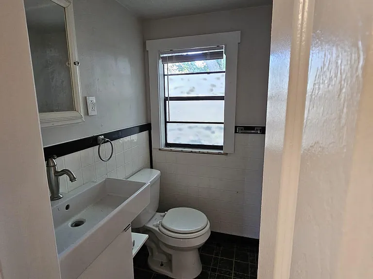 432 W Wisconsin Ave #A — Photo 8
