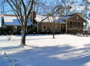 917 Stately Pines Rd, New Bern, NC 28560