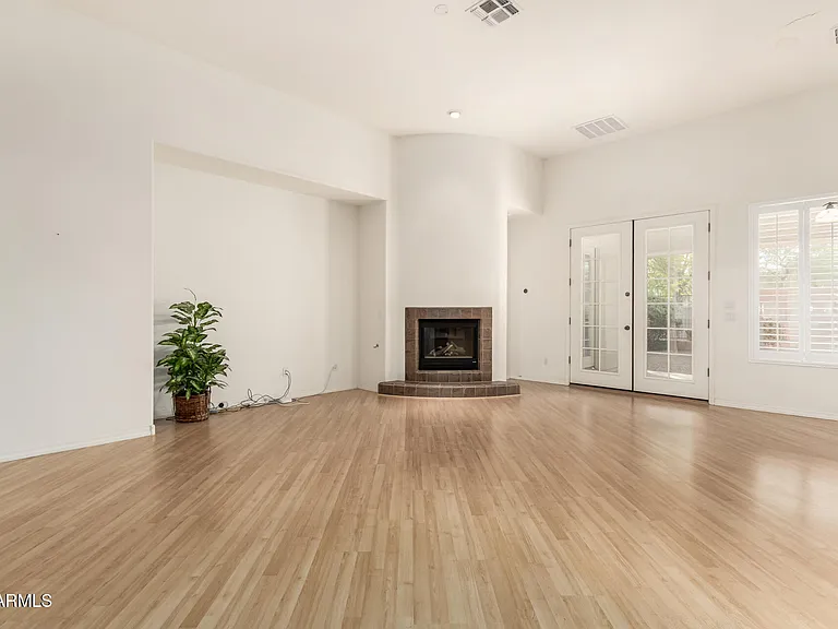 1203 E Kramer Cir — Photo 12