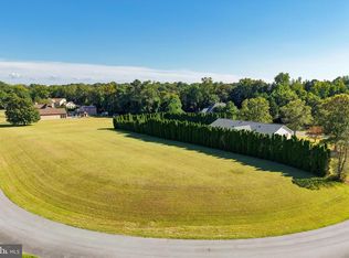 7 Lake Crest Dr, Milford, DE 19963
