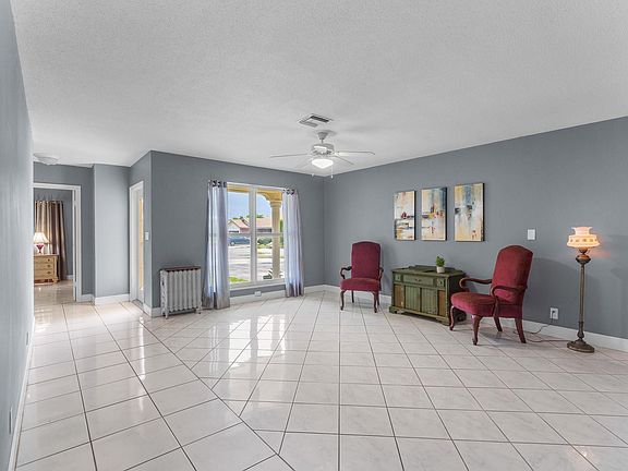 5th image of 11515 NW 32nd Court