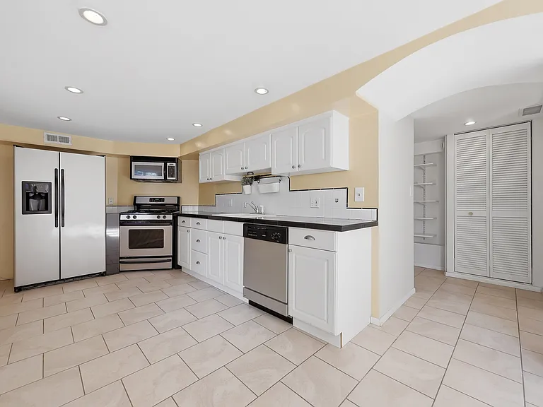 326 W Granada Rd #1 — Photo 13