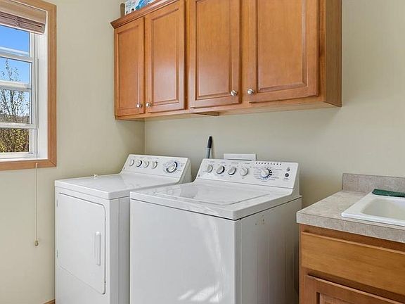 5th image of 10758 Kingsfield Ln
