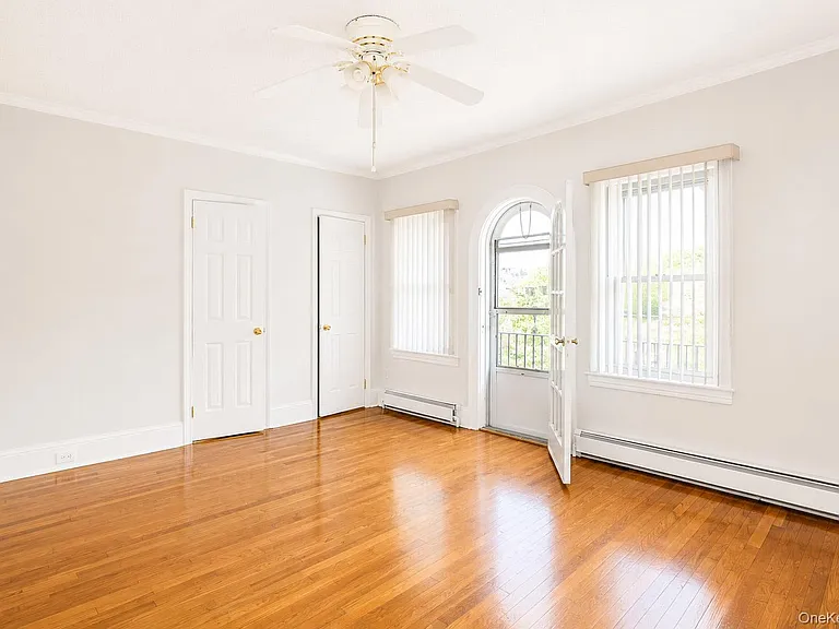 15 W Walnut St — Photo 4