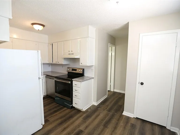 803 N Van Buren St #1 — Photo 8