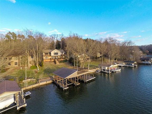 2nd image of 597 King Beach Dr