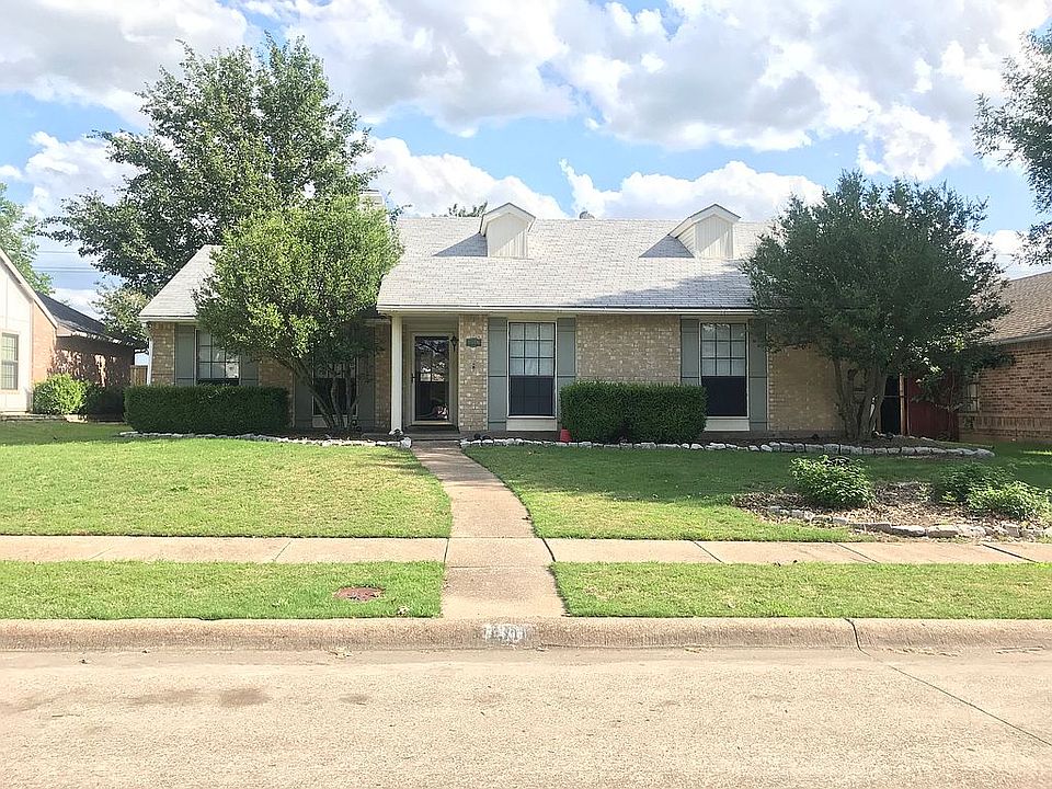 1310 Crestwood Court