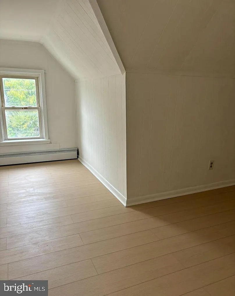 2 bed, 2499 sqft, $1,150 — Photo 3