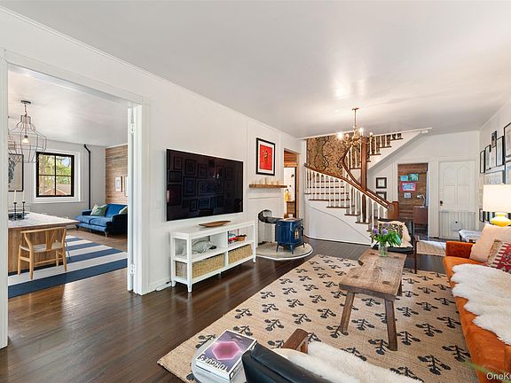 3rd image of 33 Aldridge Road