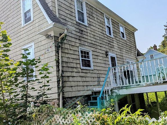 3rd image of 355 Curtis Street