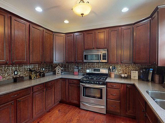 4th image of 2612 Beaver Trace Ln