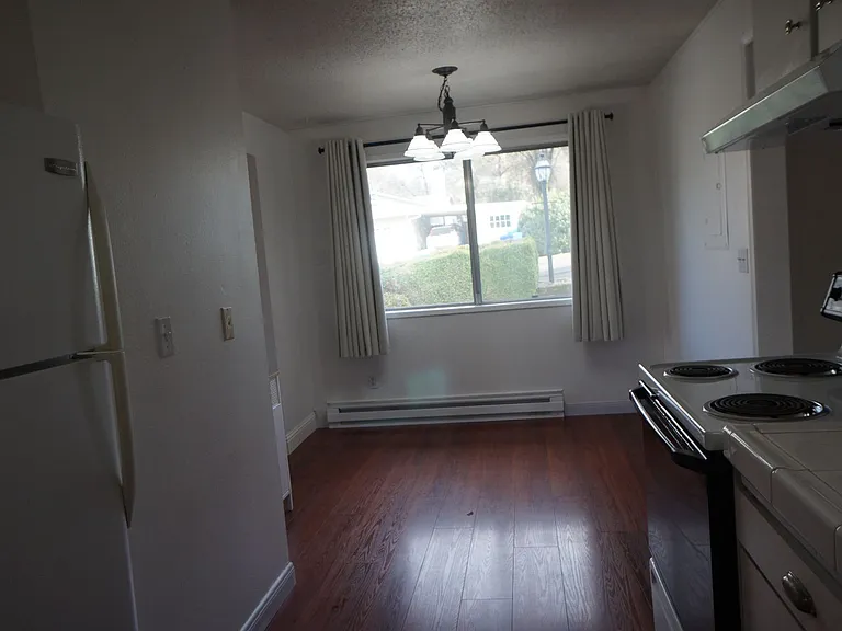 4623 SW 47th Ave — Photo 8
