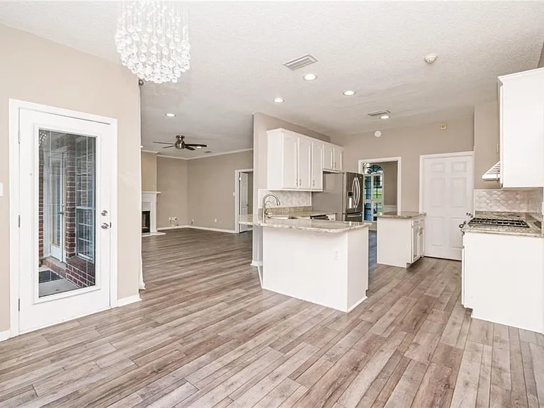 7490 Quency Dr — Photo 20