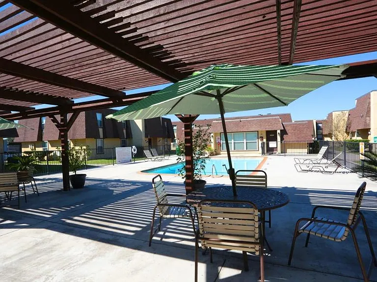 StoneBrook Apartments — Photo 3