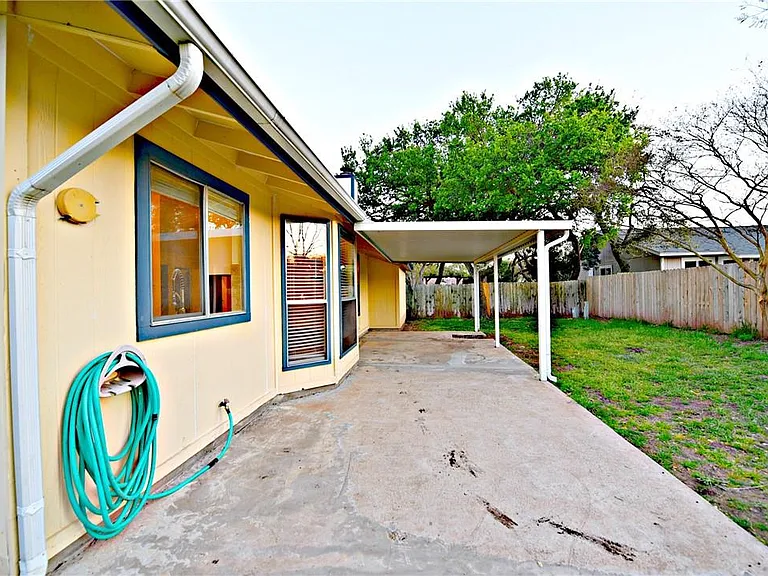 805 Lone Tree Ct — Photo 18