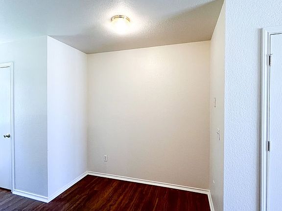 5th image of 4000 Doraine Ct #C