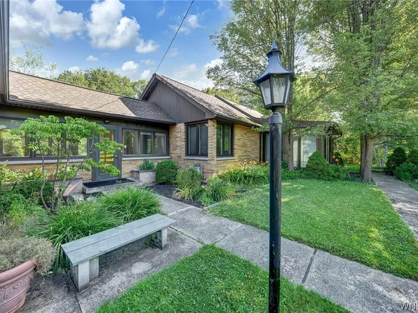 6900 Powers Rd, Orchard Park, NY 14127