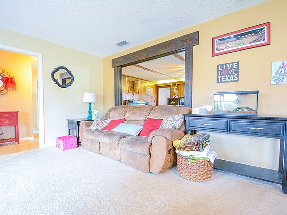 5th image of 802 Joe Morse Dr