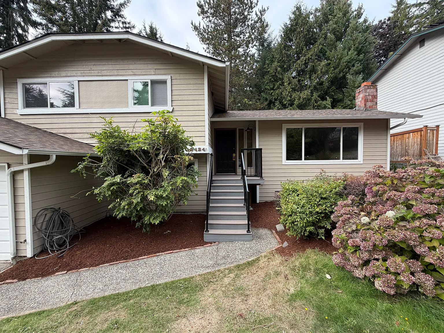 16424 NE 105th Pl — Photo 1