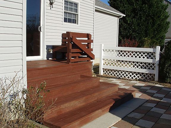 Deck with Built-on Bench