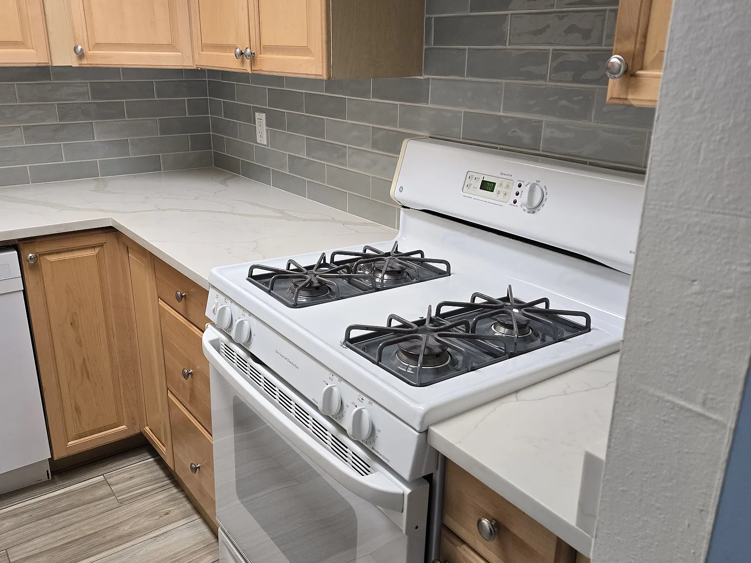 1622 E Campbell Ave E — Photo 3