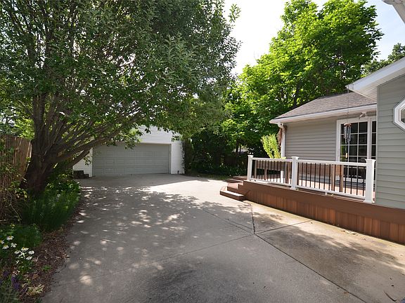 2nd image of 113 51st St