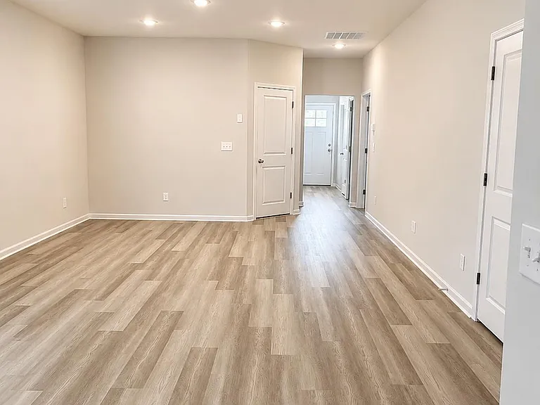 820 Lodgepole Ln — Photo 3