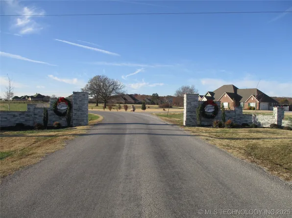 7 Longacre Dr, Ramona, OK 74061