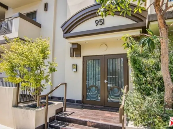 951 Granville Ave #Penthouse 1, Los Angeles, CA 90049