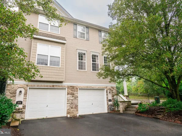 202 Picket Post Ct, Fort Washington, PA 19034