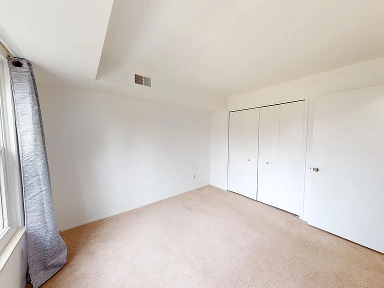 2221 S Huron Pkwy #4 — Photo 15