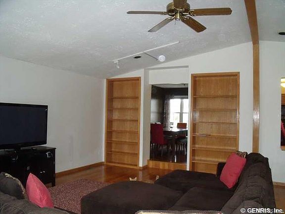 4th image of 6 Kemp Dr
