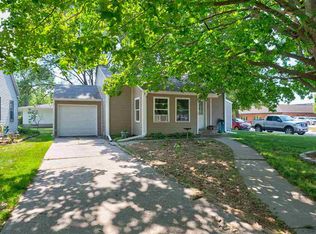 948 S 4th Ave, Washington, IA 52353