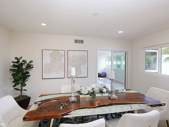5th image of 255 Sharon Rd
