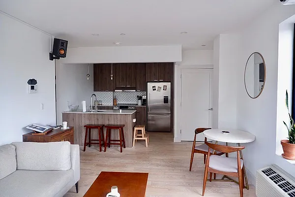 Rented by Dream Space Realty | media 10