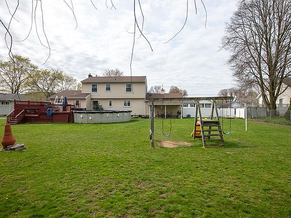 3rd image of 148 Greenridge Dr