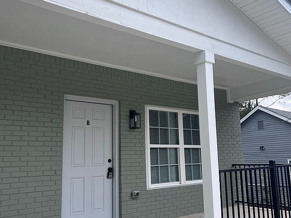 2nd image of 517 Glenn St #B